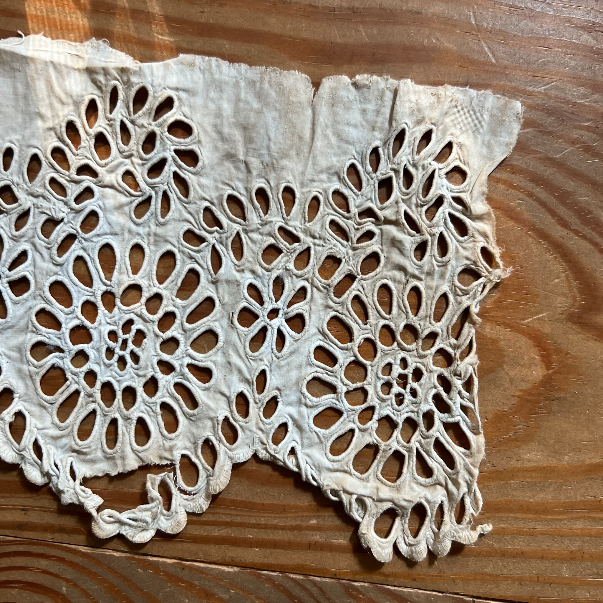 古いレース(B) ハギレ ドイリー フランスアンティーク ヴィンテージ