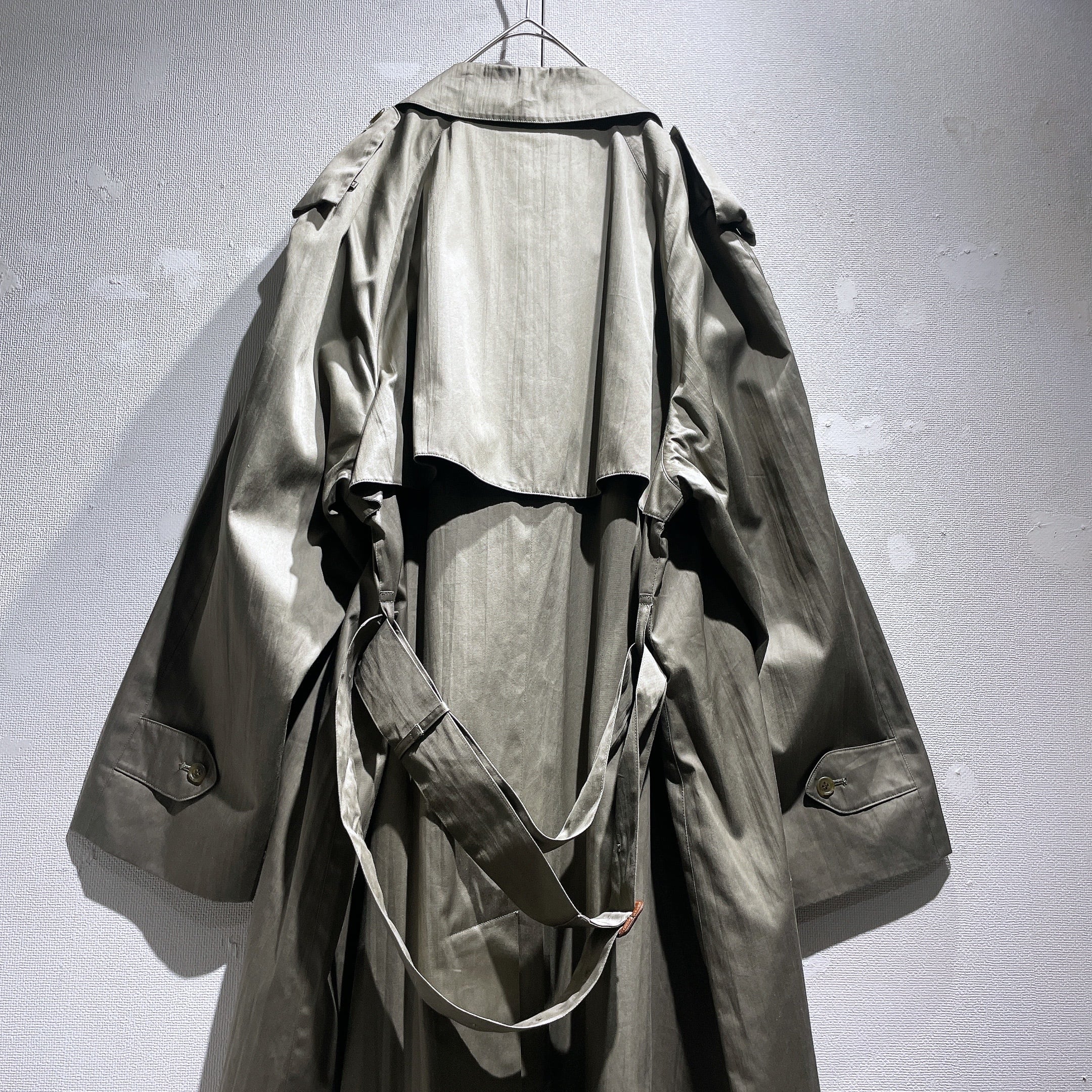 1970- 80s ” Old Burberrys ” Beautiful silhouette Special vintage trench coat