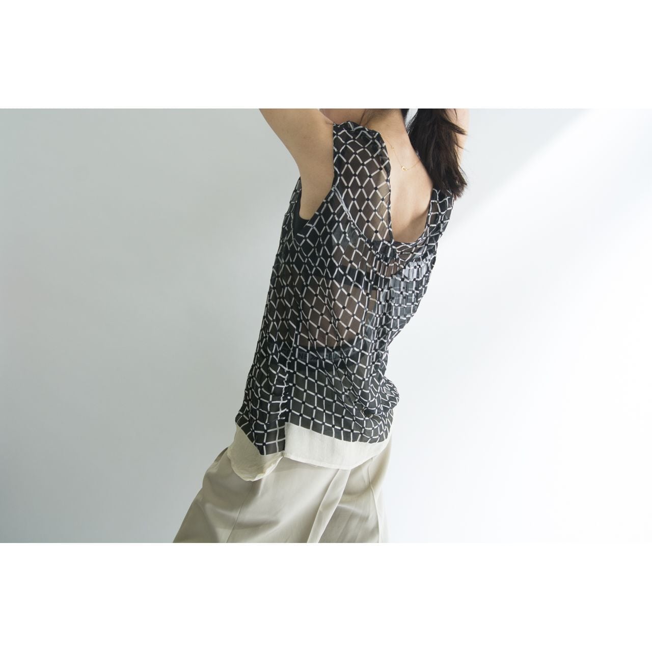 【DRIES VAN NOTEN】V neck pullover check blouse with sequin（ドリスヴァンノッテン スパンコール付 チェック柄Vネックプルオーバーブラウス）2c