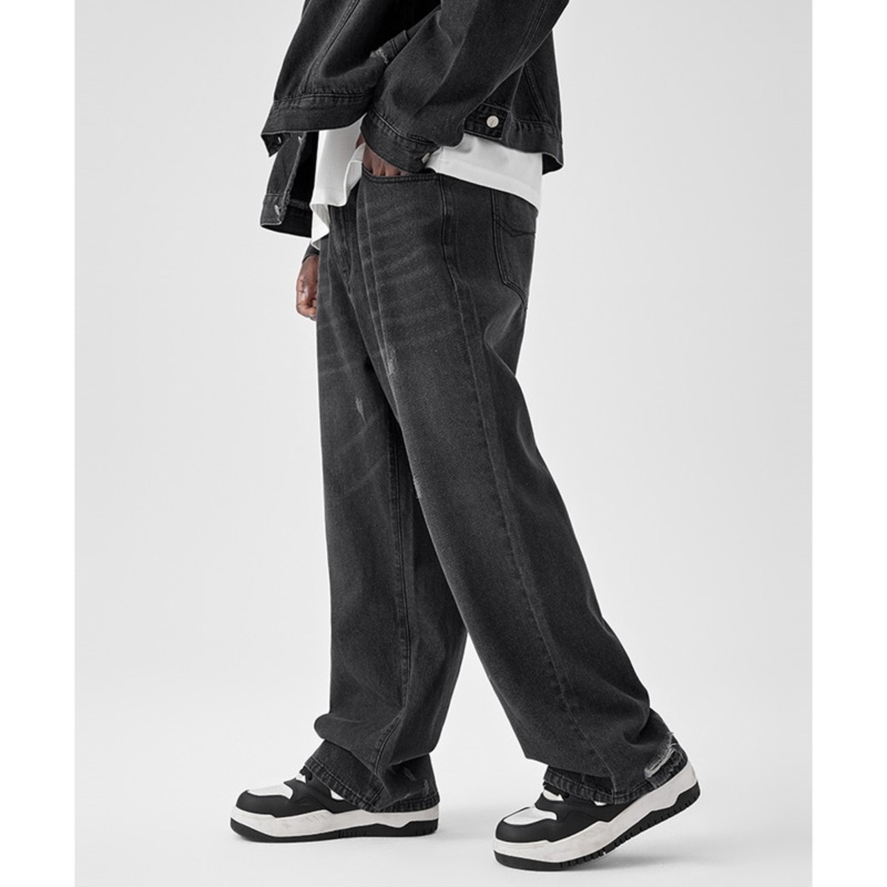 ウォッシュドブラックデニムパンツ（別売りでセットアップのジャケットあり）　936