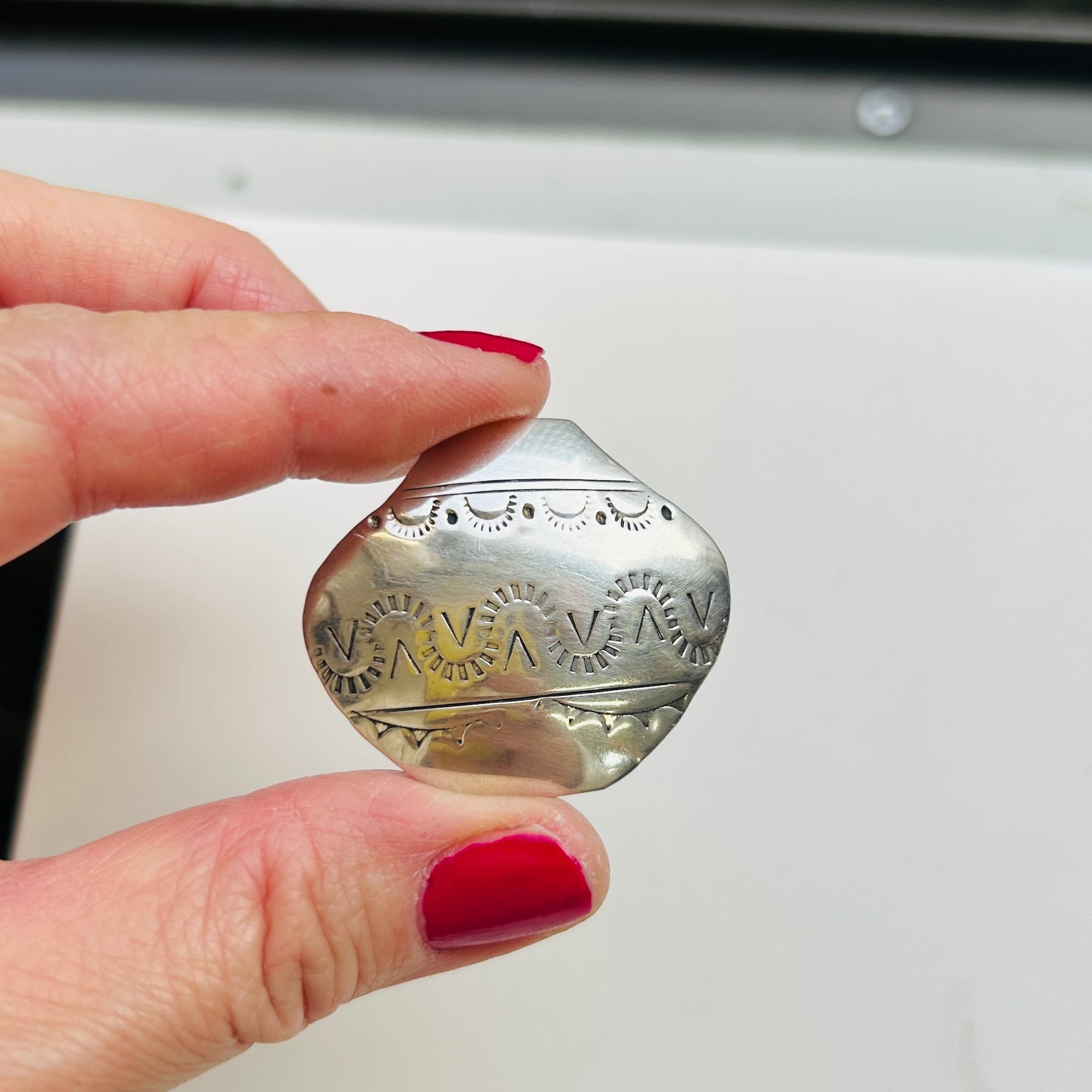 Native American シルバーVASE ブローチ | Milo Antiques & Vintage