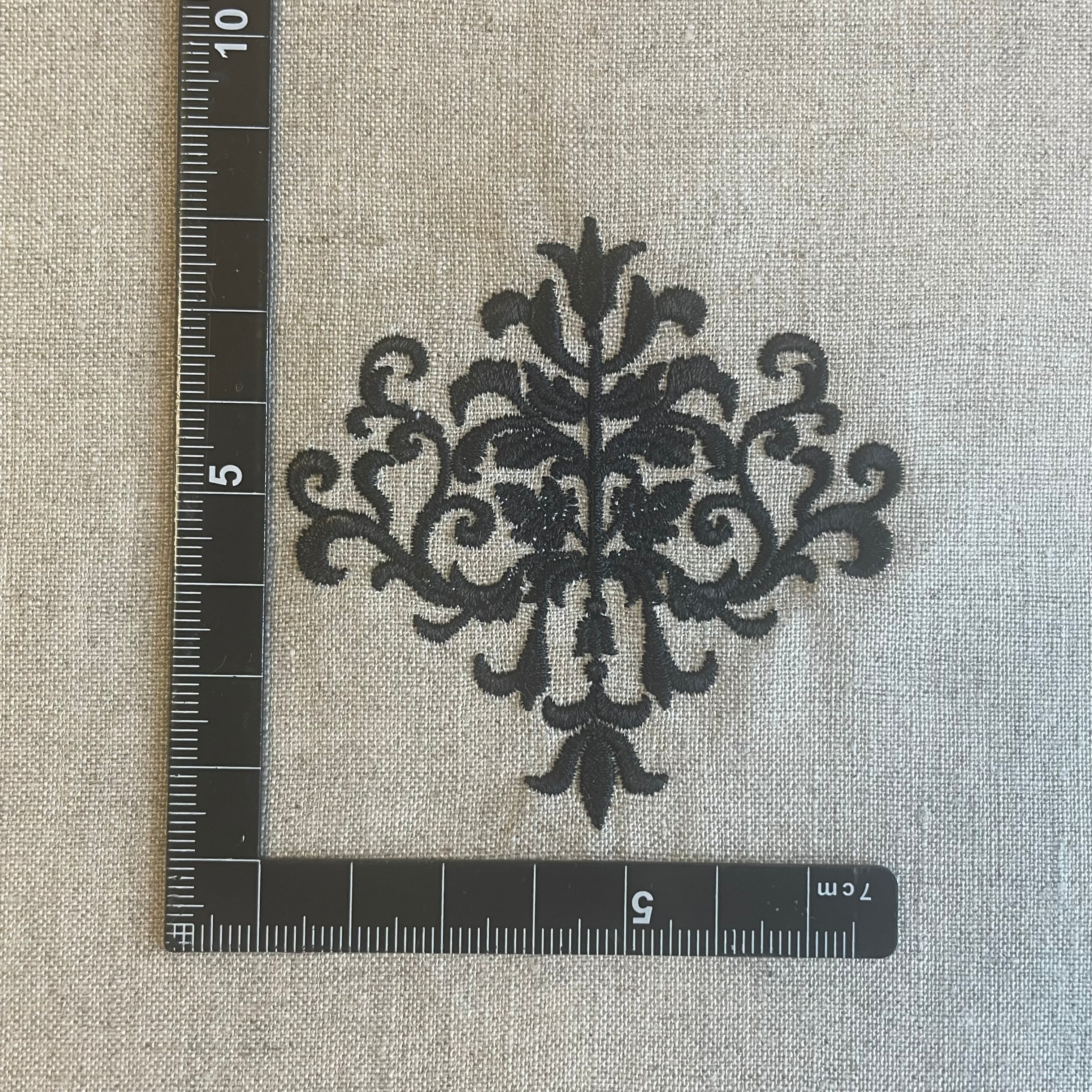 ダマスク」生地ナチュラルベージュ／刺繍ブラック 080133 | AKstyle
