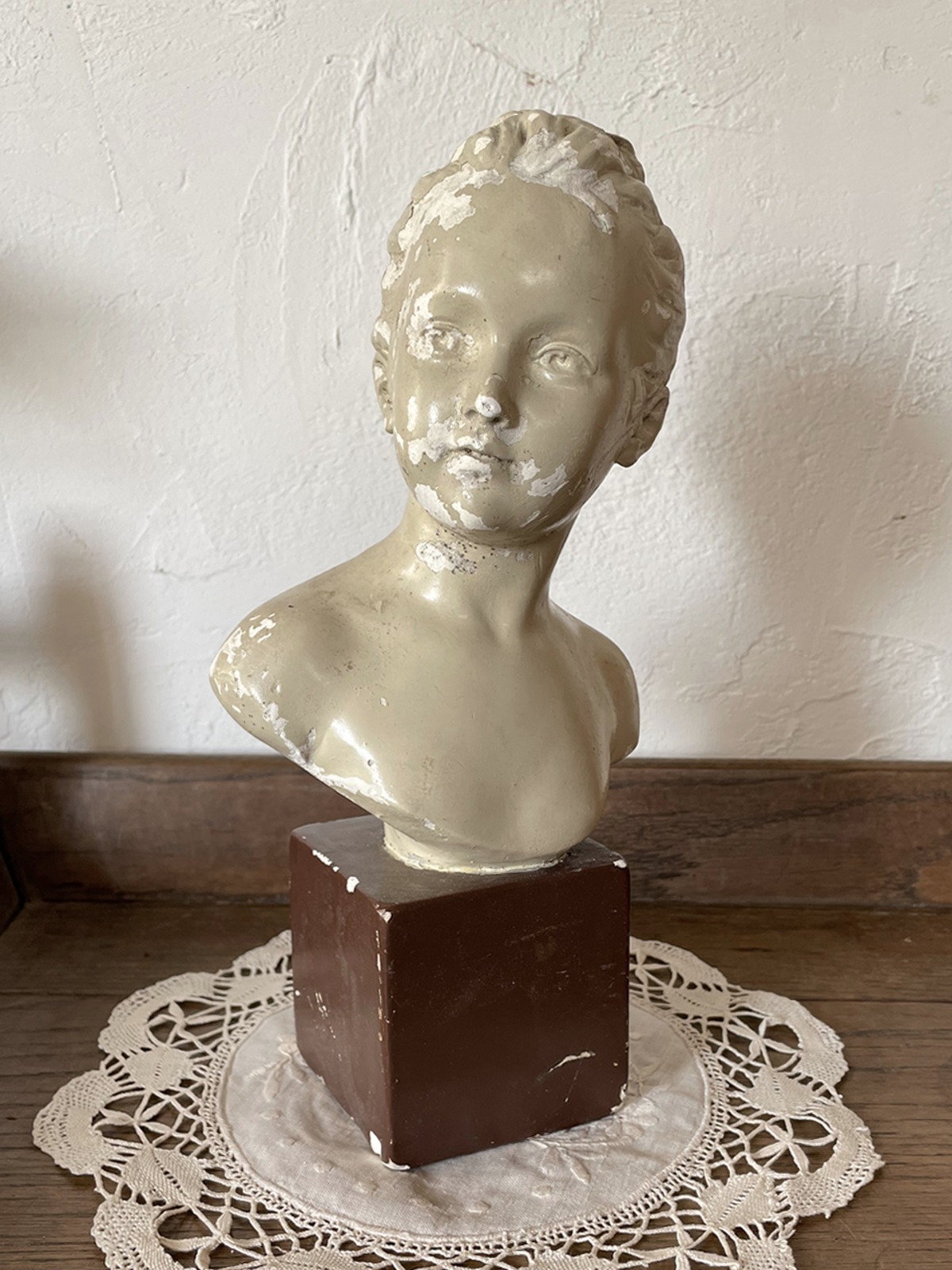 フランス 少女の胸像 石膏 | Brocante de La Cocotte （フランス 