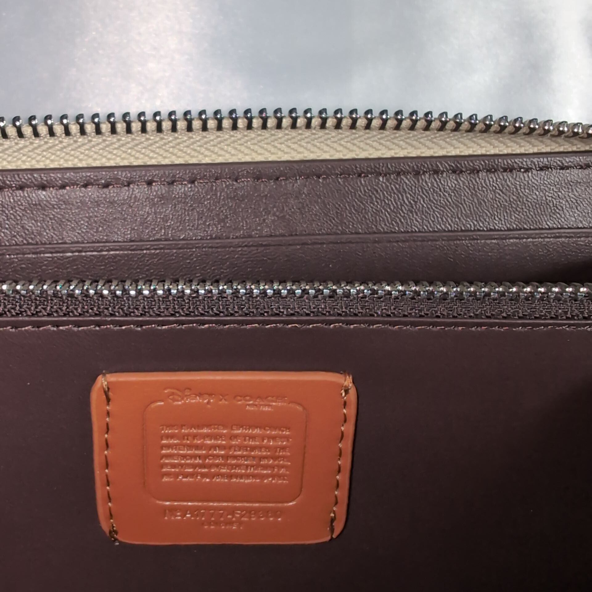 コーチ COACH×ディズニー ミニーマウス パッチワーク ブラウン 長財布 COACHコーチ×ディズニーコラボ ミニーマウスパッチワーク ラウンド