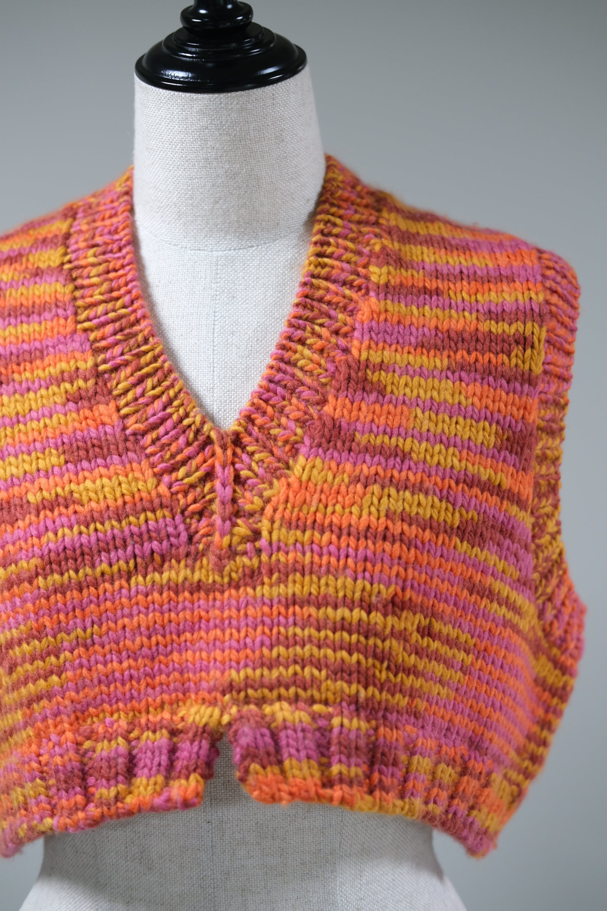 jun mikami】段染めhand knit vest - pink - | loop