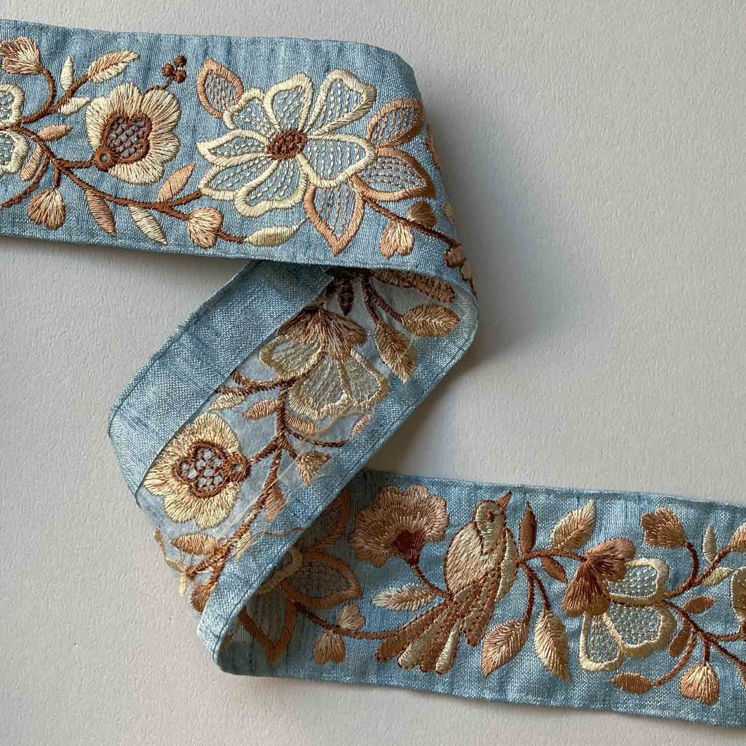 再入荷〉花を眺める鳥模様のインド刺繍リボン（50cm〜） | Dua