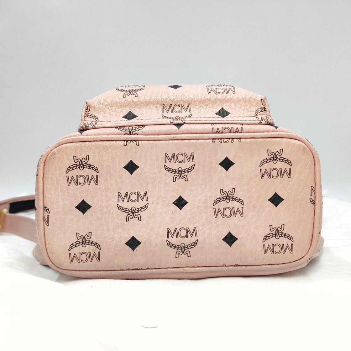 MCM 1318 エムシーエム リュック バックパック スタッズ パウダー