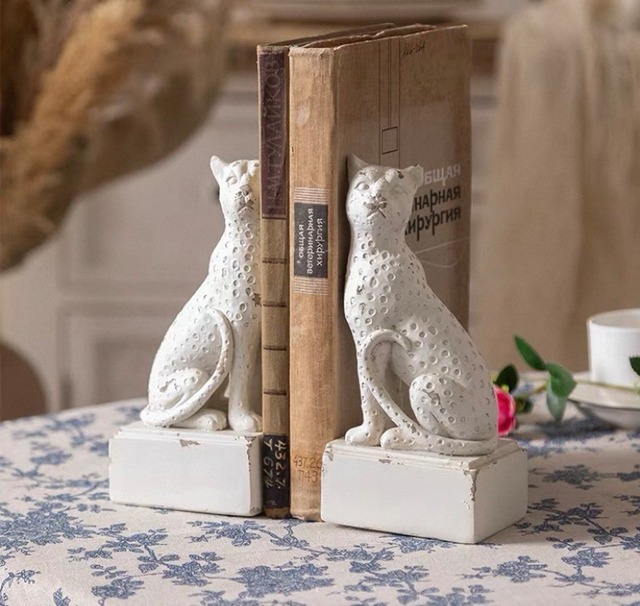 Leopard Bookstand　豹ブックスタンド