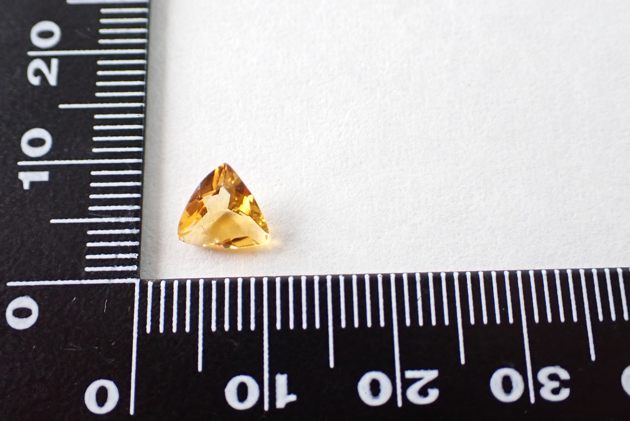 シトリン　0.82ct　[C4‐374]