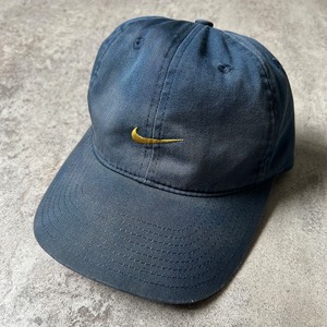 NIKE SMALL SWOOSH 6-PANEL HAT SIZE FREE (USED)