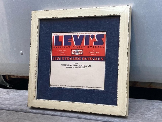 LEVI’S 30s package label