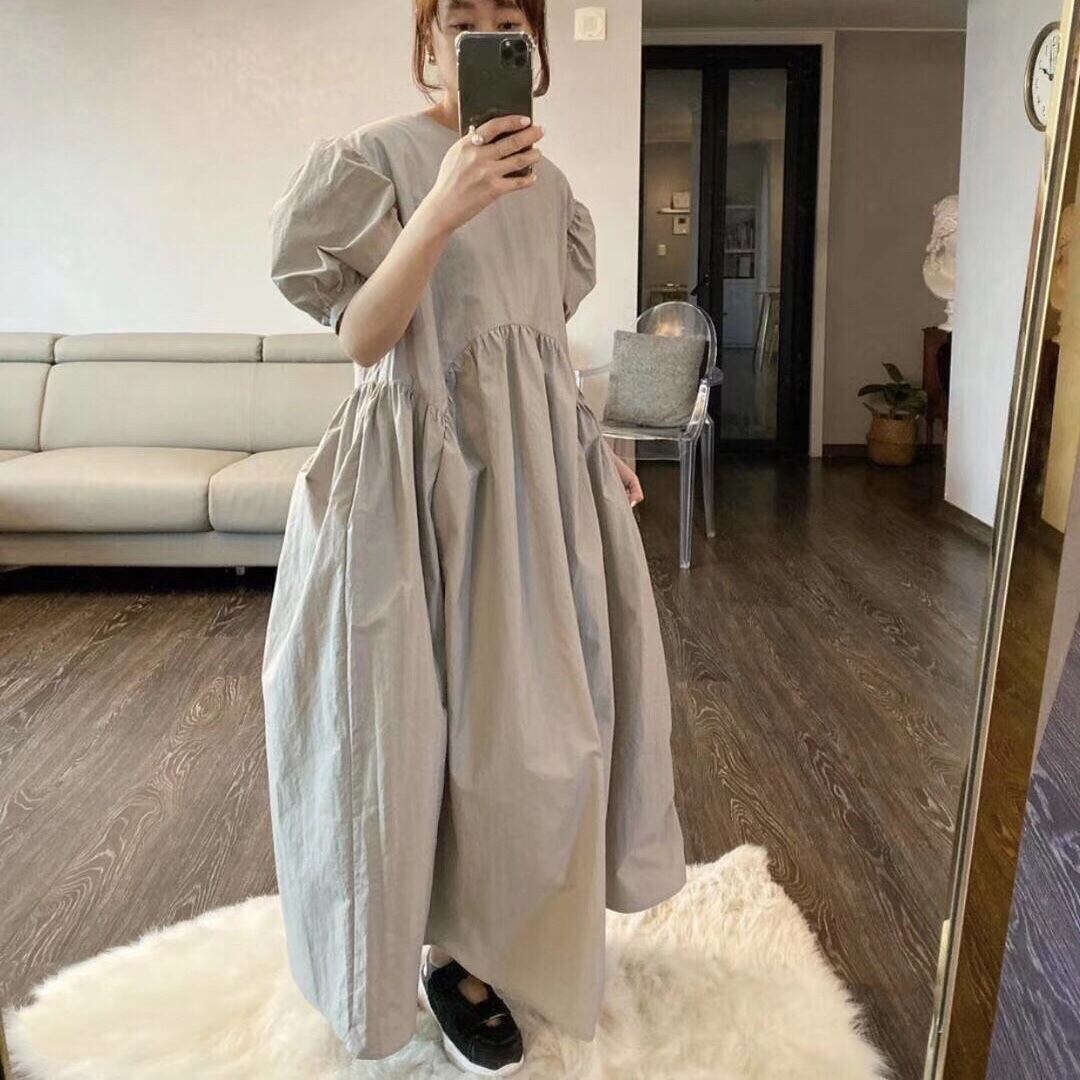 パフスリーブ ワンピドレス ワンピース 膝下 ロング ロング丈 マキシ マキシ丈 袖あり 半袖 ボリューム袖 ラウンドネック 襟なし フレア Aライン 切り替えデザイン ハイウエスト かわいい 大人可愛い シンプル カジュアル 大人 おしゃれ お洒落 大人女子 ラブリー キュート ル パフスリーブ ワンピドレス ワンピース 膝下 ロング ロング丈 マキシ