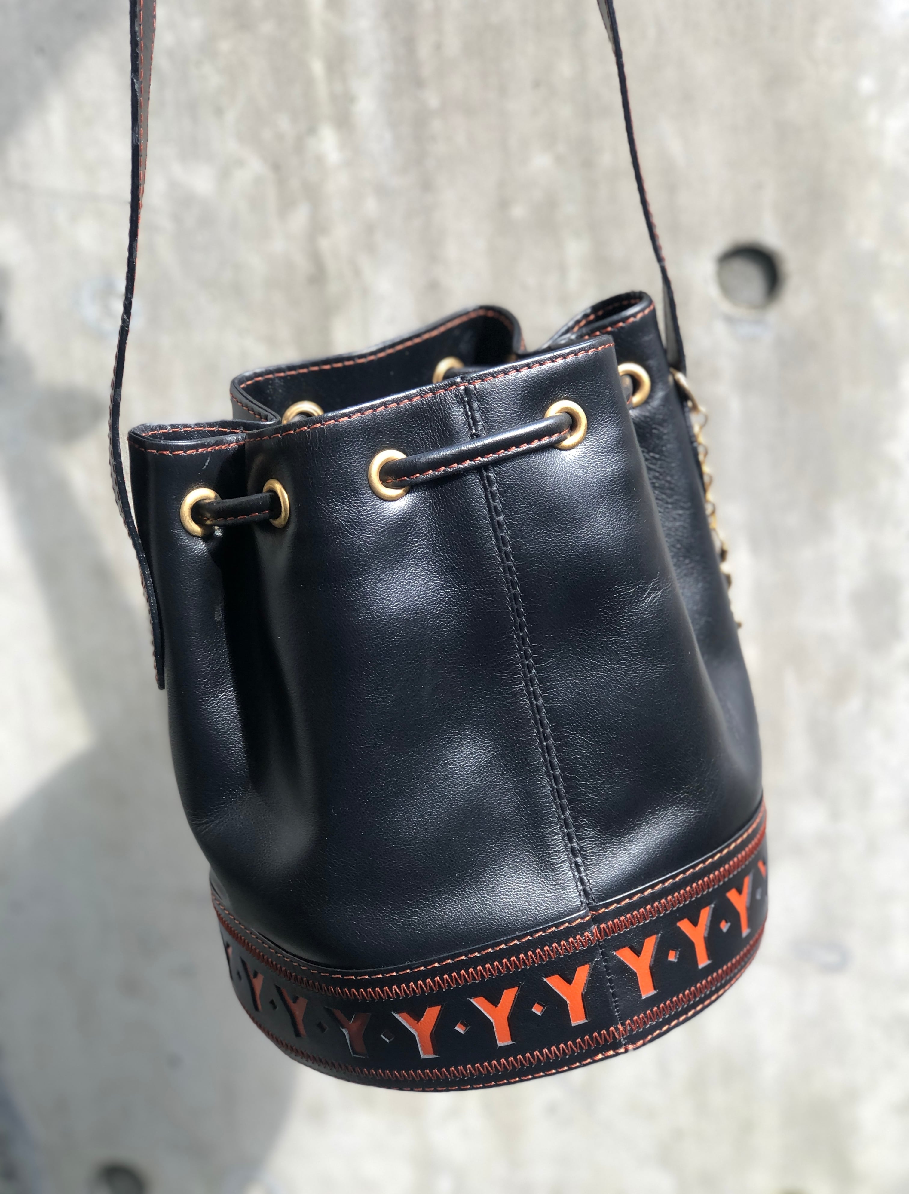 Yves Saint Laurent イヴ サンローラン Yカットアウト レザー ドロー