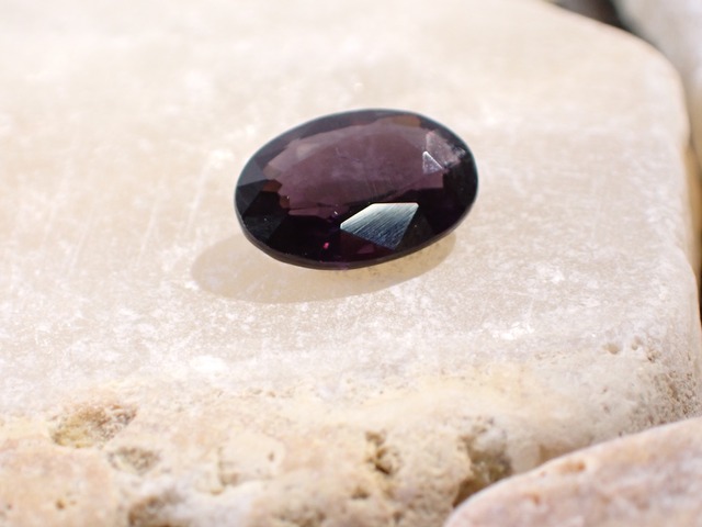 スピネル　3.06ct　[C13‐469]