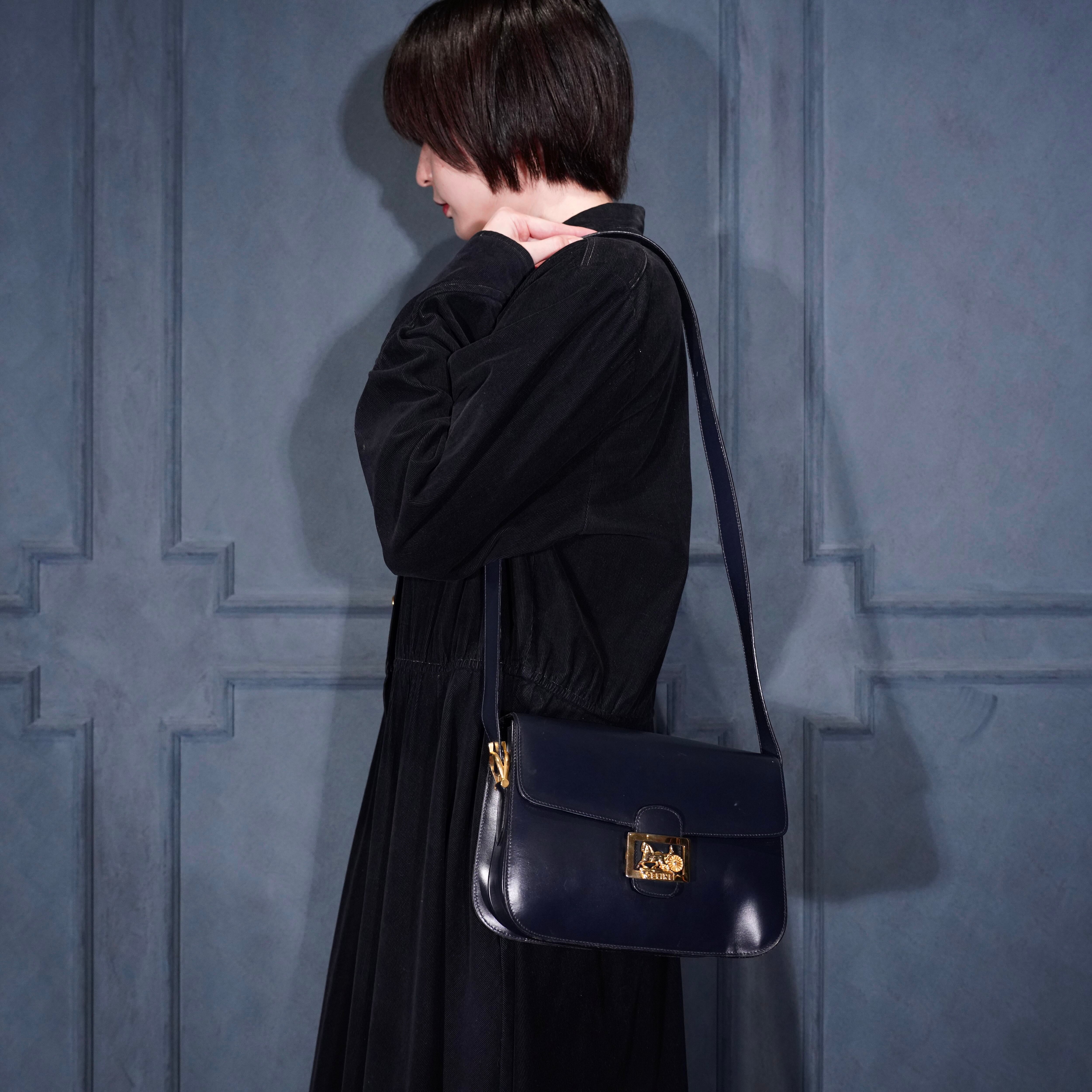 CELINE CARRIAGE LOGO DESIGN LEATHER SHOULDER BAG/オールドセリーヌ