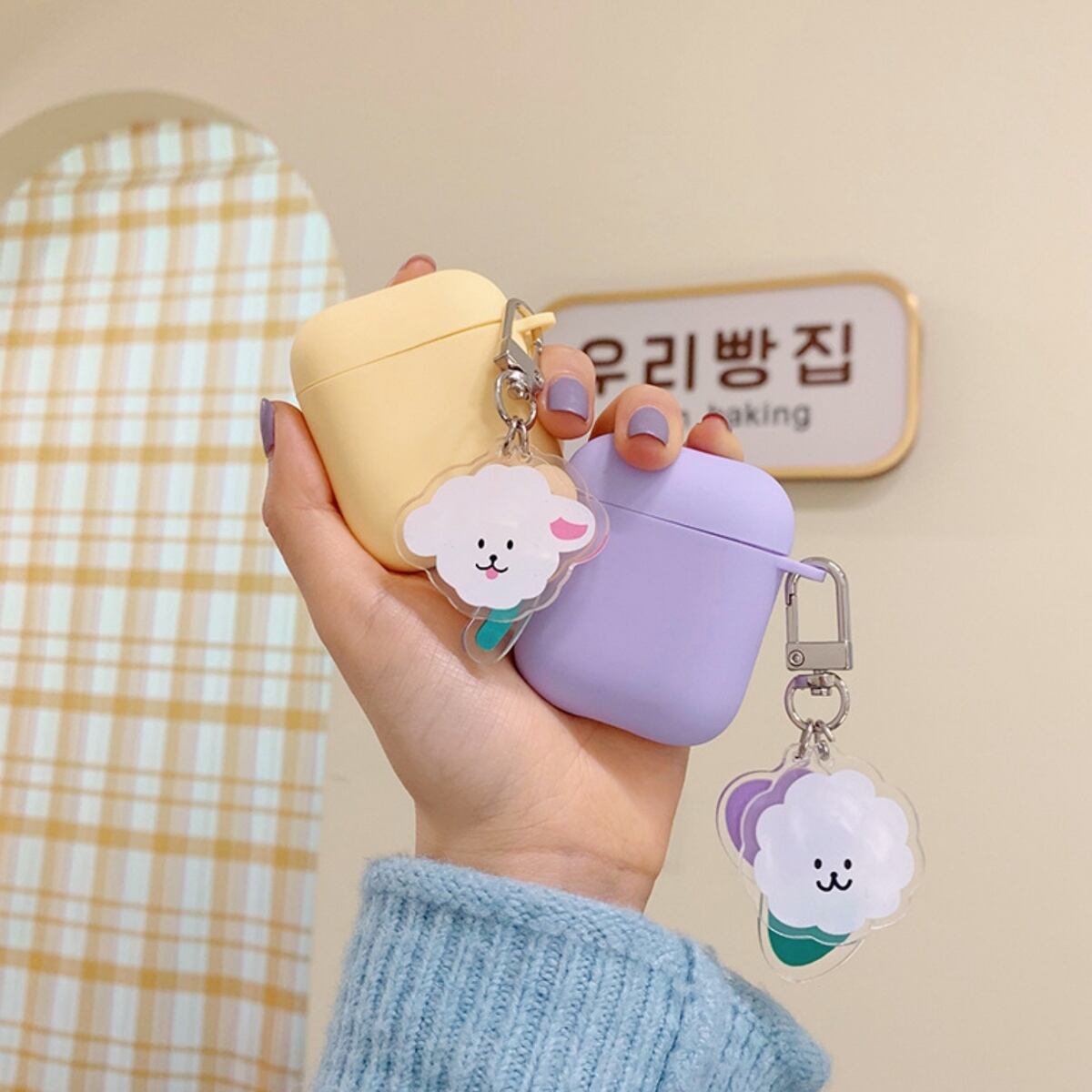 Airpods Airpodspro 個性的チャーム付きパステルカラーケース 犬 シリコン シンプル 韓国 ケース お揃い エアポッズ エアポッド プロ カバー チャーム付き かわいい 大人 可愛い お洒落 イヤホンケース セレクトショップオンリーユー