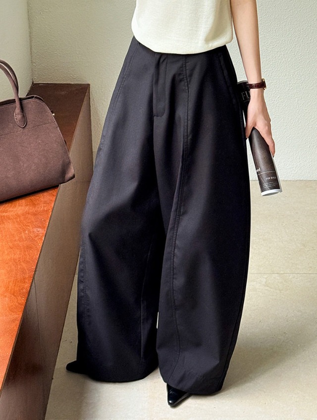 ワイドレッグストレートパンツ