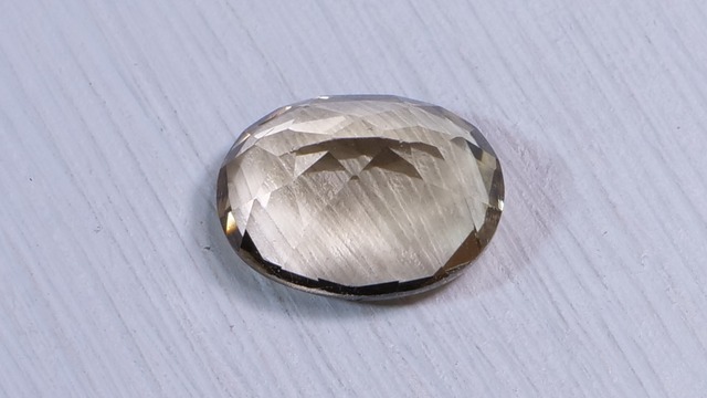 YouTube173-6 ゴールデンスキャポライト［UV蛍光・タンザニア産］