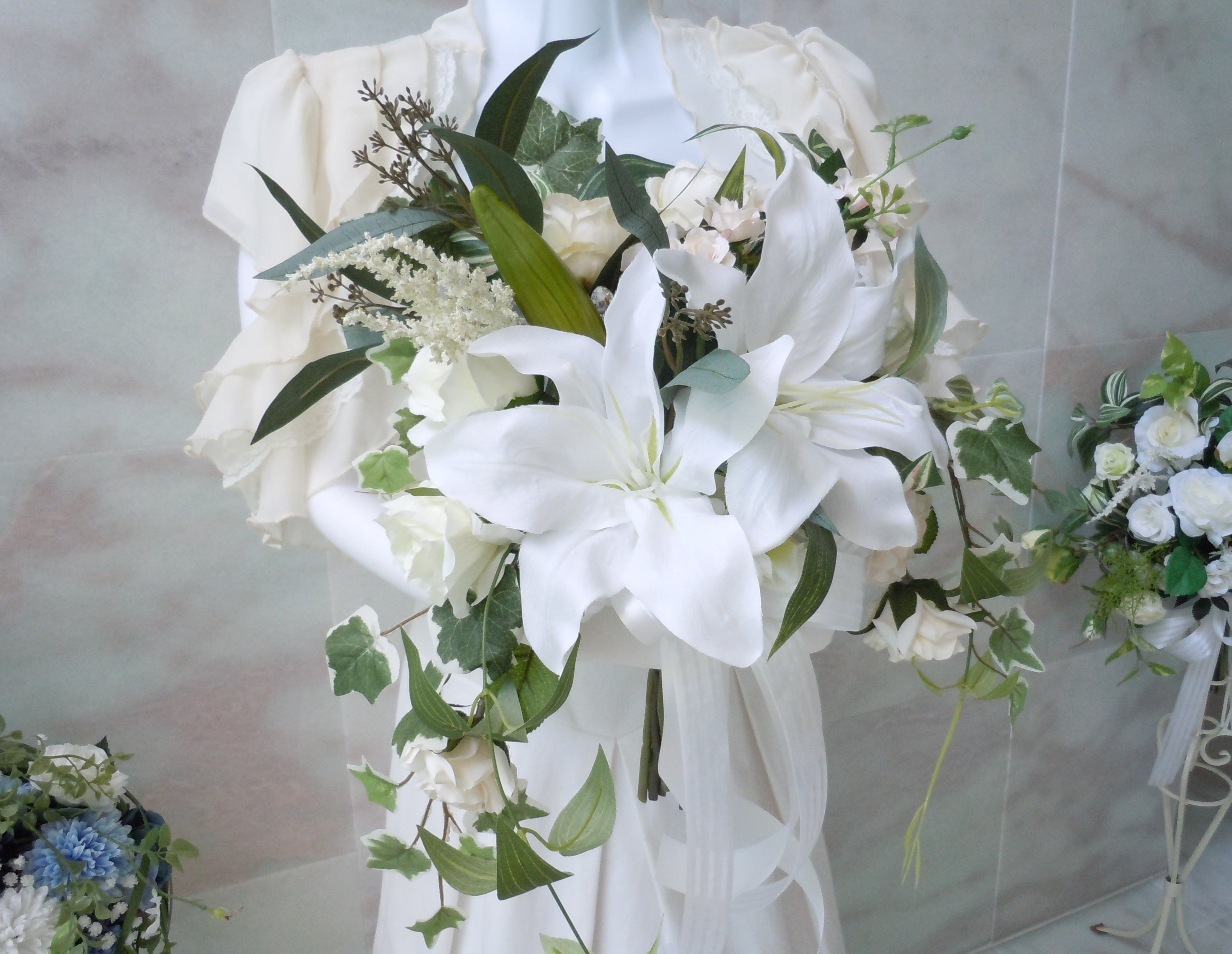 ◇ユリ カサブランカ＆ローズのクラッチブーケ◇ウエディングブーケ 前