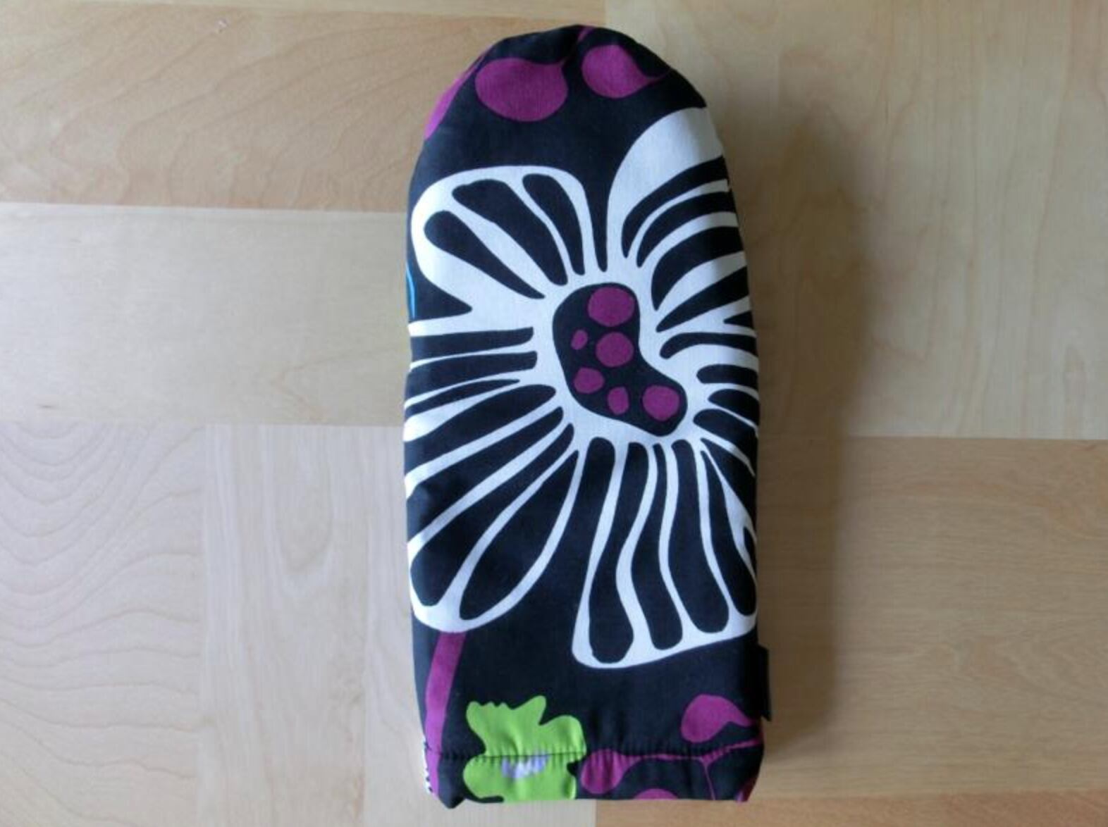 marimekko マリメッコ Vihkiruusu ヴィヒキルース ポットホルダー 鍋