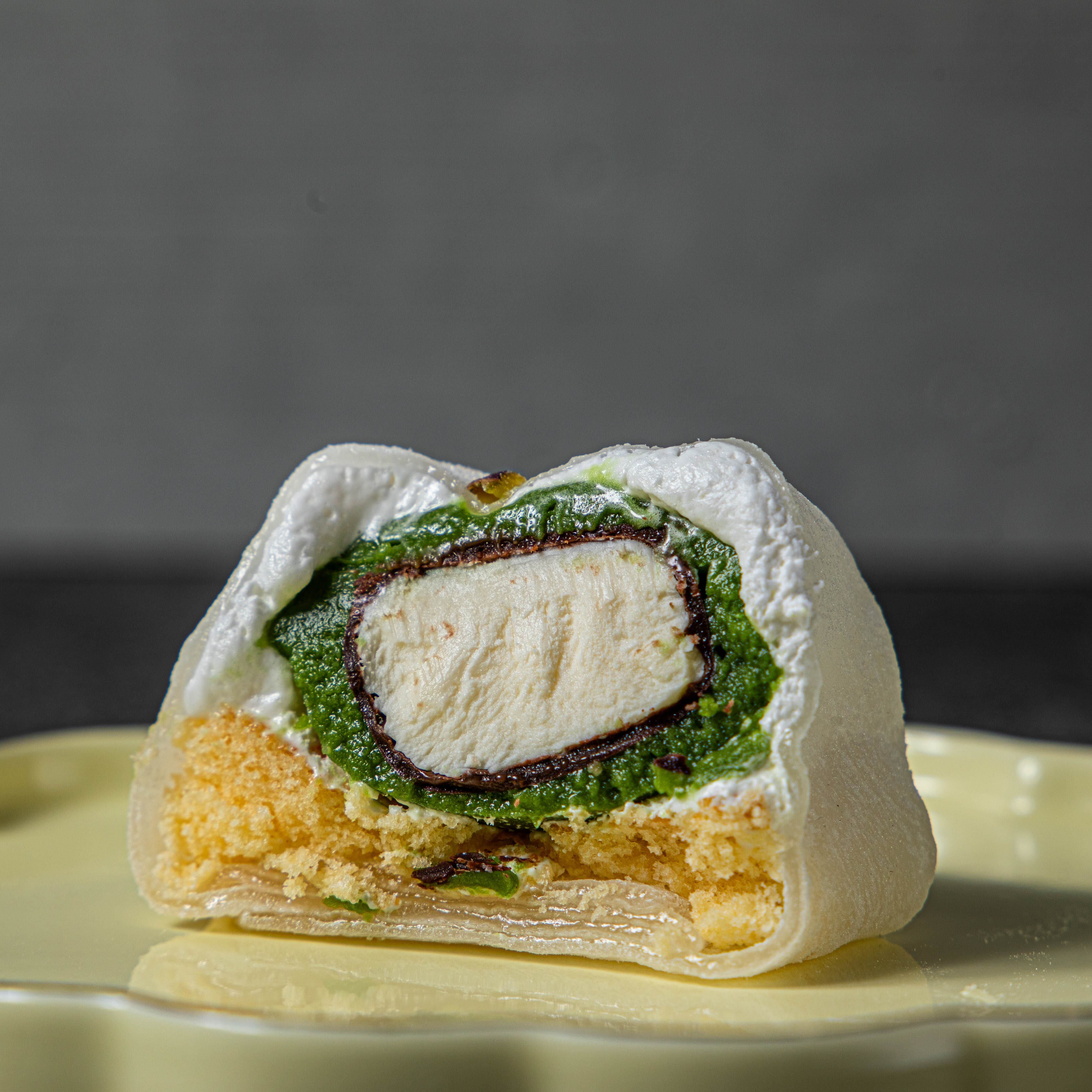 TVで紹介】ピスタチオチーズクリーム大福 3個入り | runnycheese