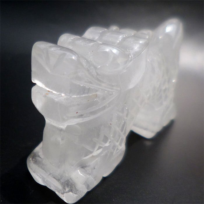 ☘️クリアクォーツ 龍の頭の形　パワーストーン 天然石 002 水晶 龍 ドラゴン パワーストーン カーヴィング クリアクォーツ