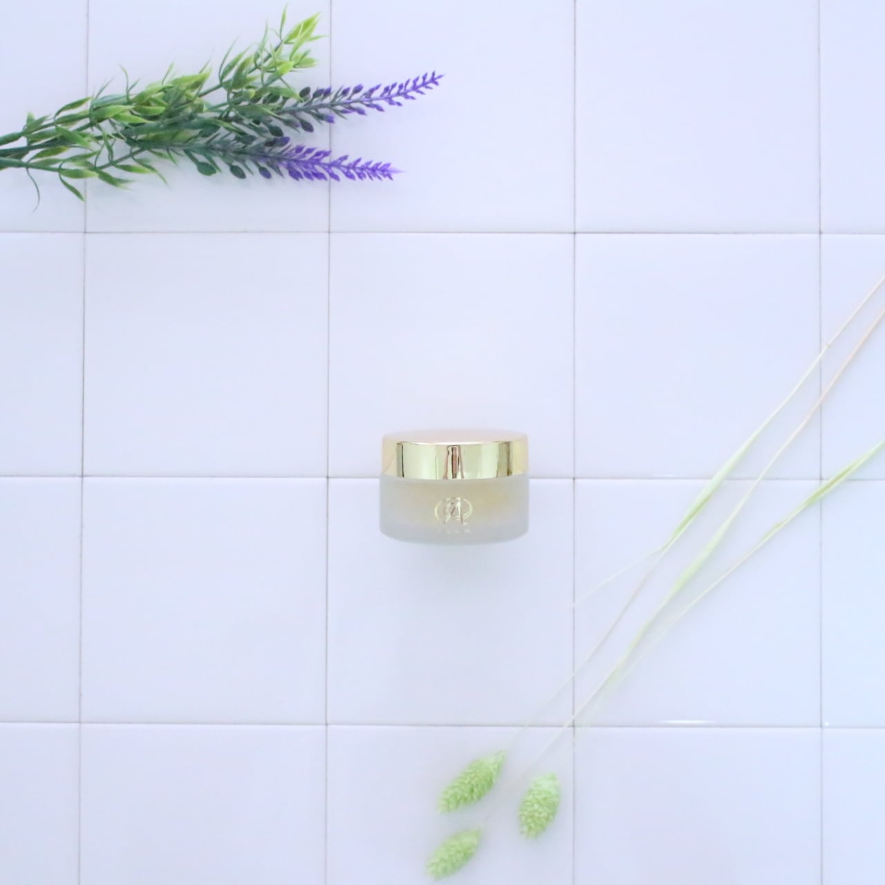 〈ゴールドマッサージジェル〉古い角質を優しくオフ。週末のホームエステに