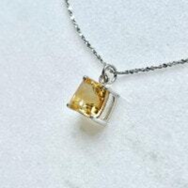 【宝石質・超美石】シトリン（スクエア）　ペンダント　（サービスチェーンつき）　2541