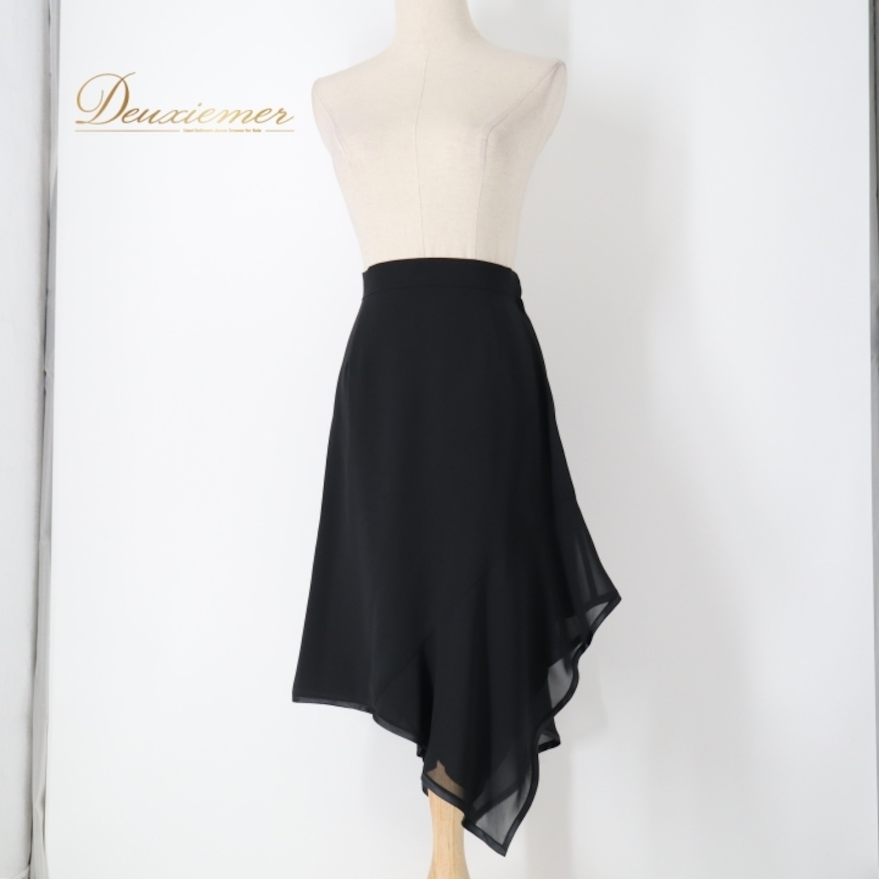 社交ダンス 衣装 スカート ブラック系 チャコット Chacott レッスン 練習 レッスンウェア 練習着 透け感 黒 無地 チュール かわいい 華やか おしゃれ 上品 大人っぽい 軽やか ふんわり 日本製 アシンメトリー ふんわりスカート お教室用ダンス衣装 ダンスレッスン 女性用スカート エレガントダンスウエア 透け感スカート
