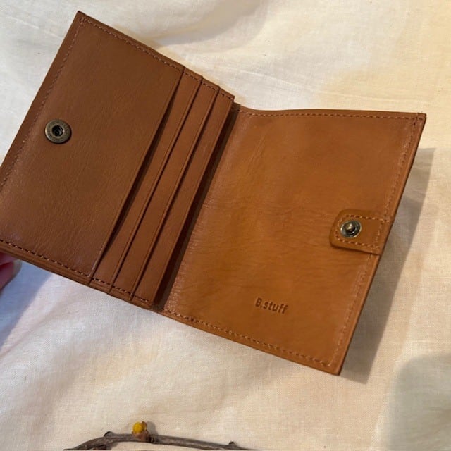 B.stuff　「エイミーⅡ」ミニマム三つ折りお財布(クミン)