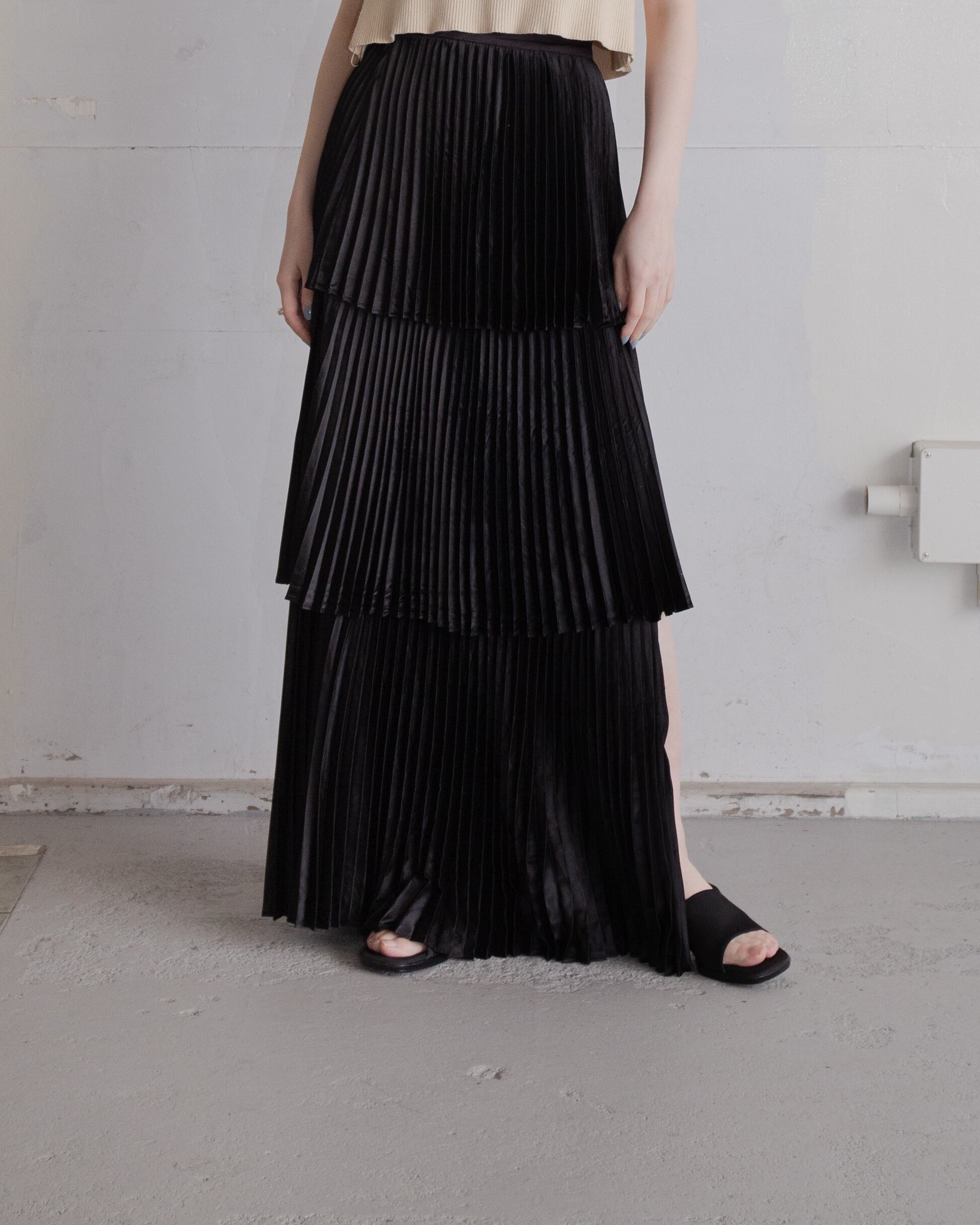 2000s pleated tiered maxi skirt