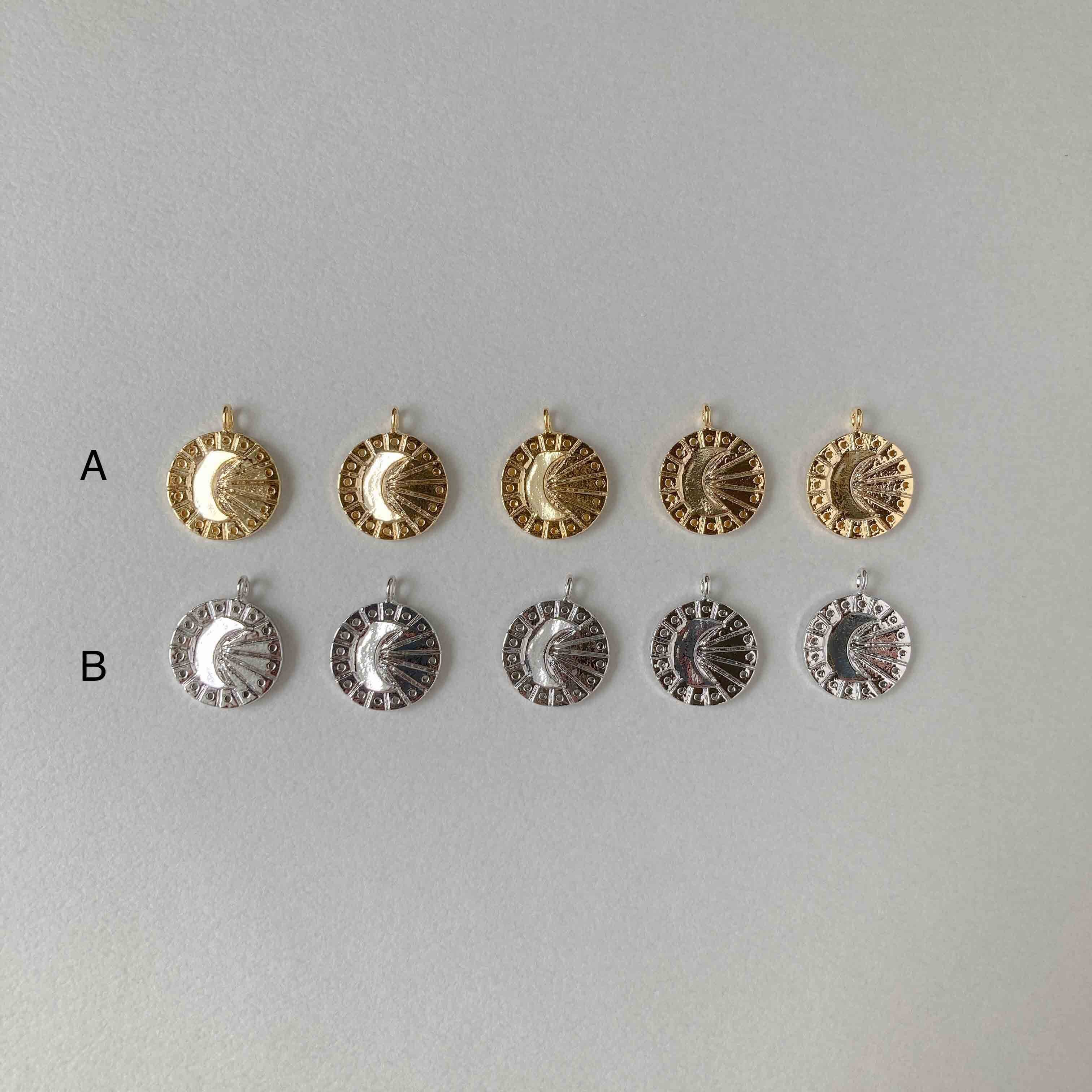 月模様のラウンド放射プレートチャーム | Dua-アクセサリーパーツショップ