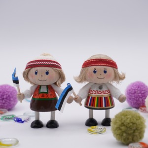 685　エストニア/民族衣装人形セット