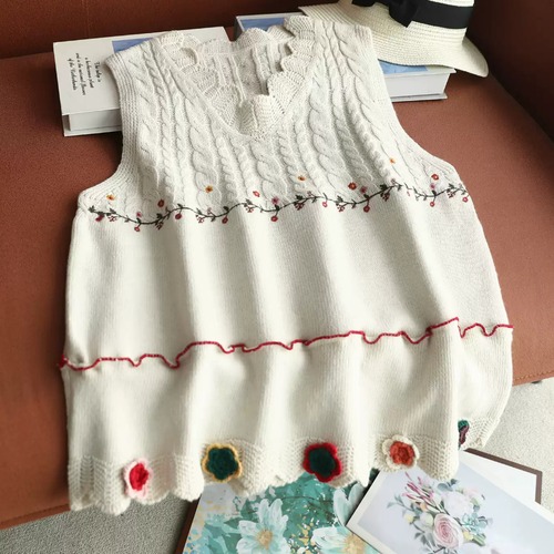 4色/フラワー刺繍ケーブルニットベスト ・12634