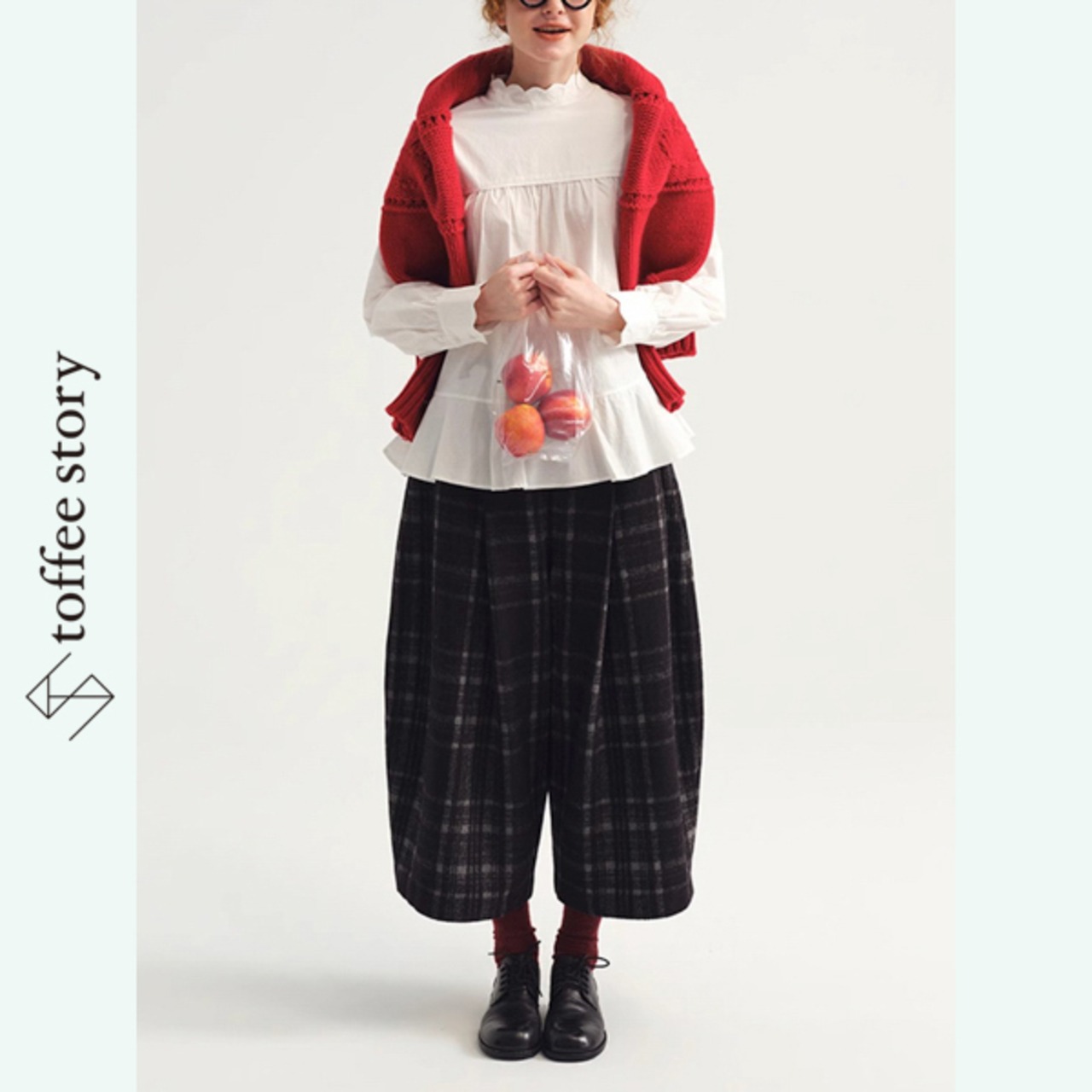 綿雪の朝に咲く、花びらブラウス《P0312》