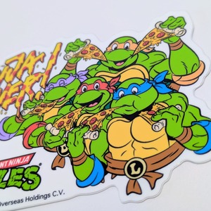 送料無料!!【 DIE-CUT STICKER / ダイカットステッカー】『 Teenage Mutant Ninja Turtles / タートルズ 』メンバー集合 TMNT / ステッカー / シール 〚アメリカン雑貨 アメトイ〛
