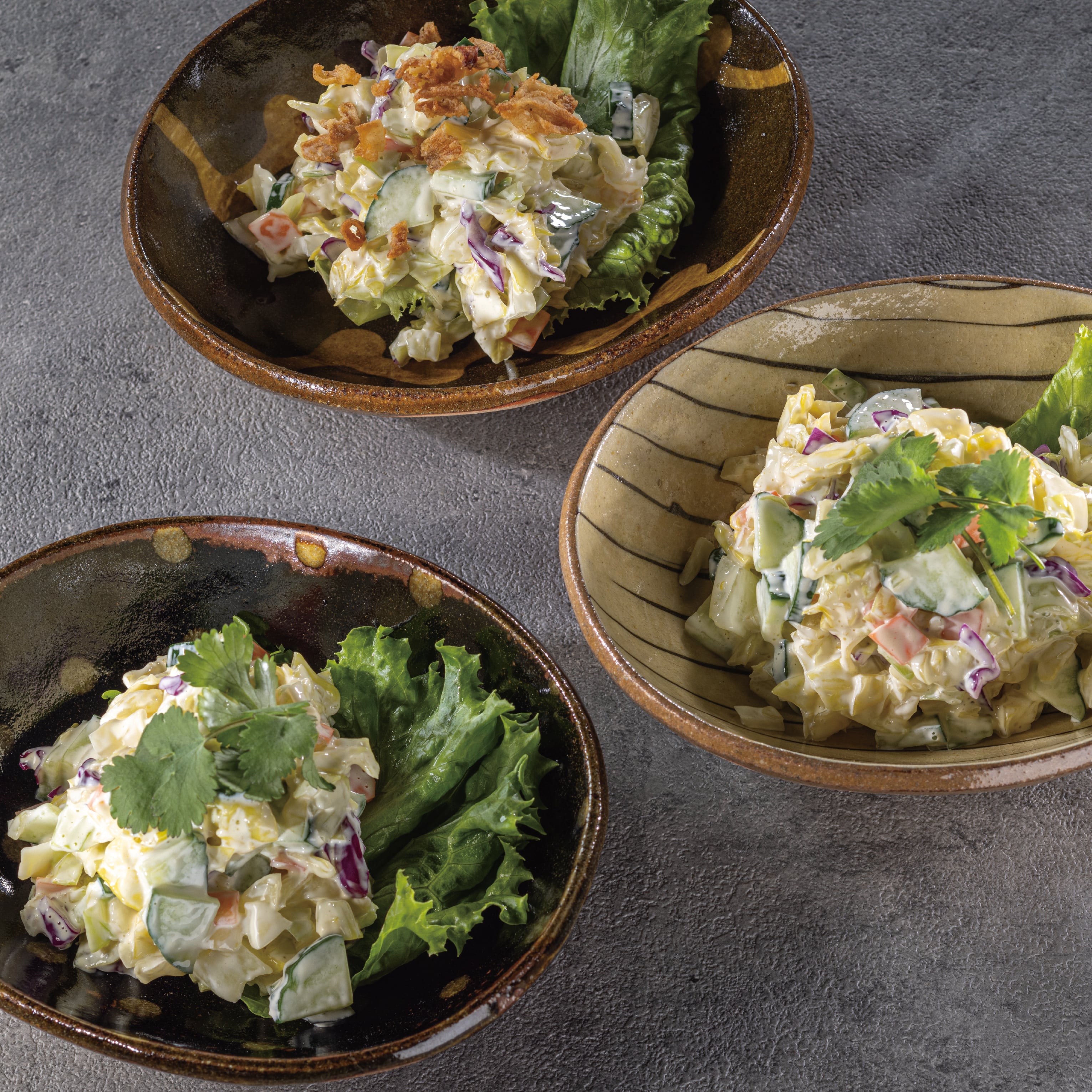 齊藤十郎／スリップウェア 楕円小皿 15cm×13cm 水玉 | 器のチカラ