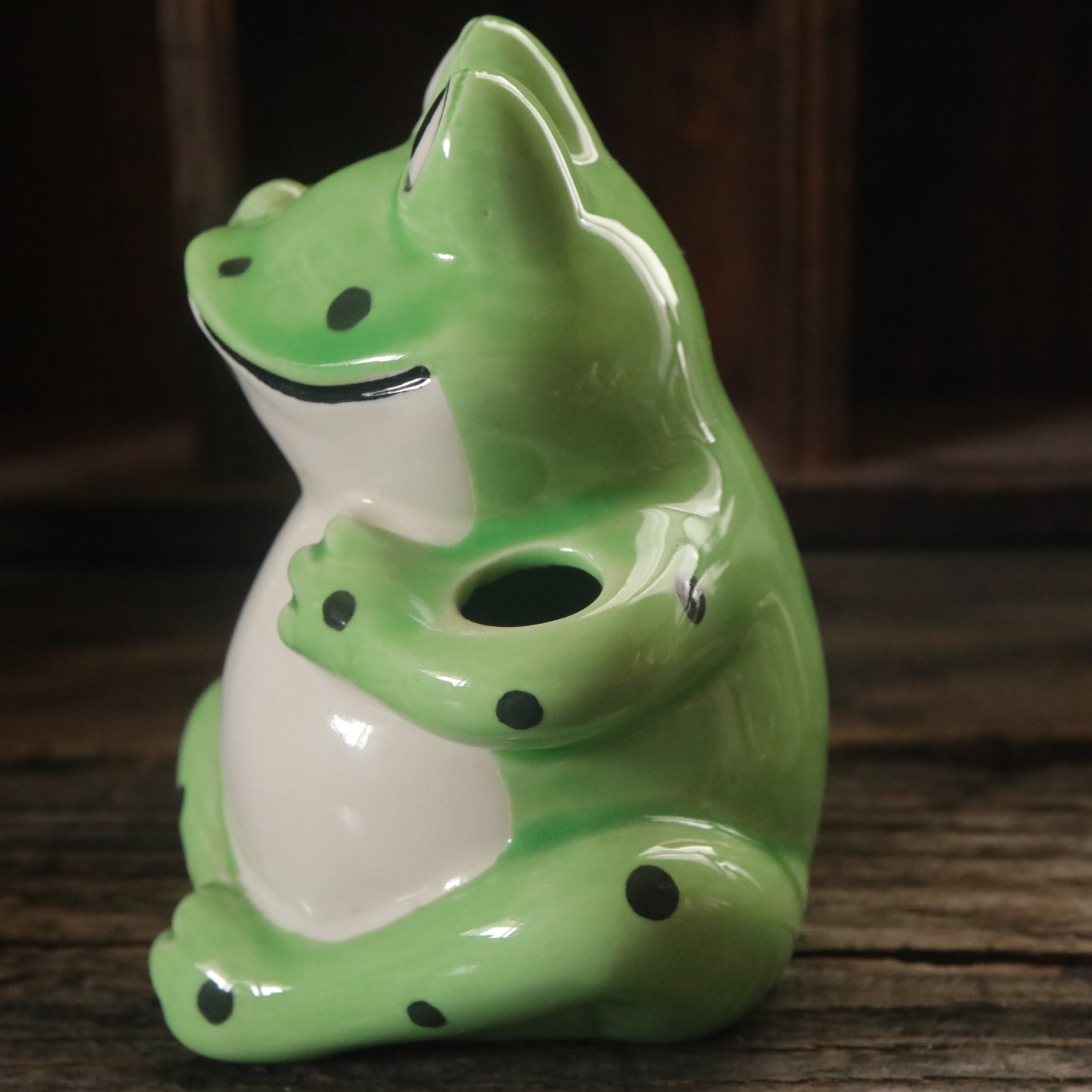 カエルのペン立て | 昭和レトロ雑貨・古道具の通販 ララポルタ
