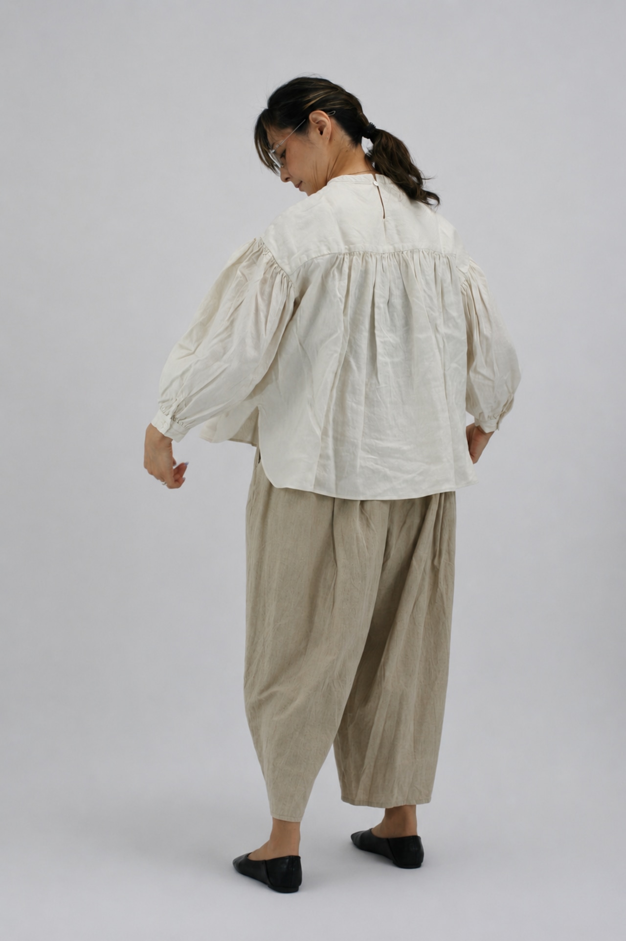 【Gauze#】ANTIQUE JACQUARD PINTUCK BLOUSE(G1112)/ Charcoal・Antique White