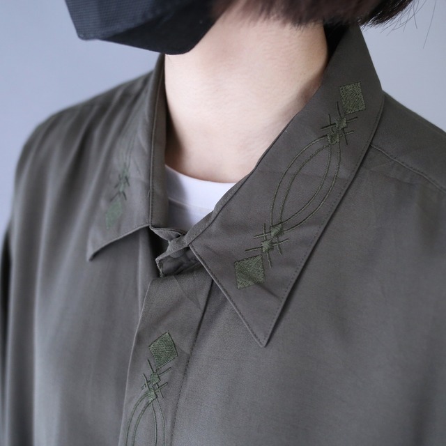 "刺繍" collar and fry-front minimal mode design loose shirt