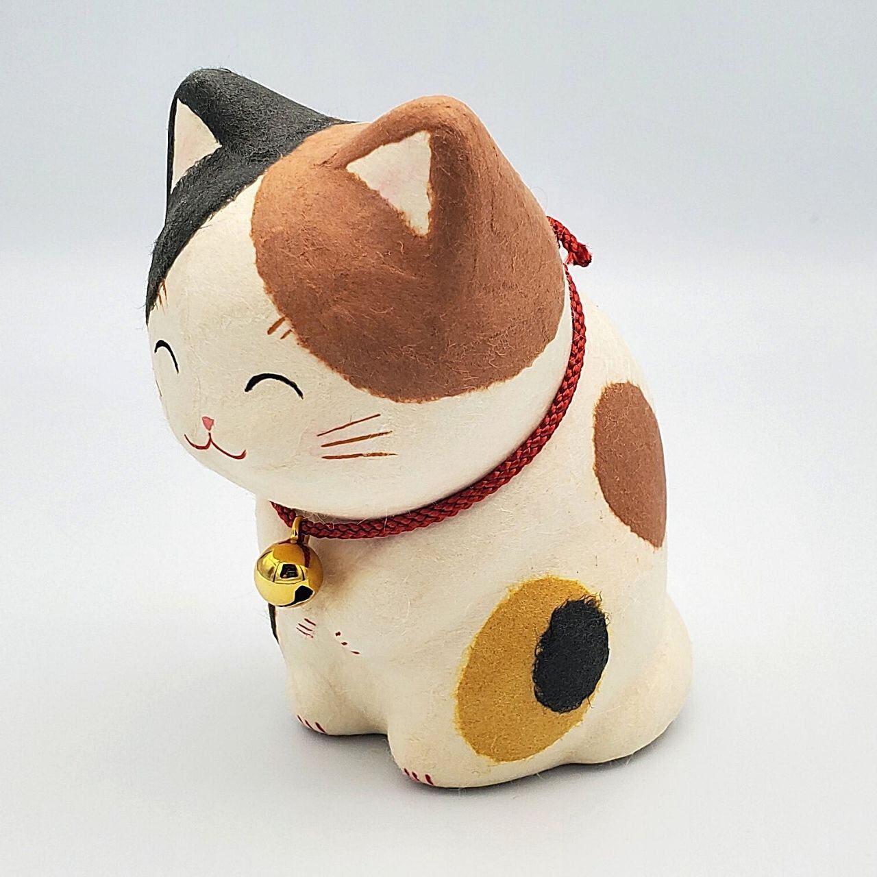 ちぎり和紙のほっこりおじぎ猫(三毛)
