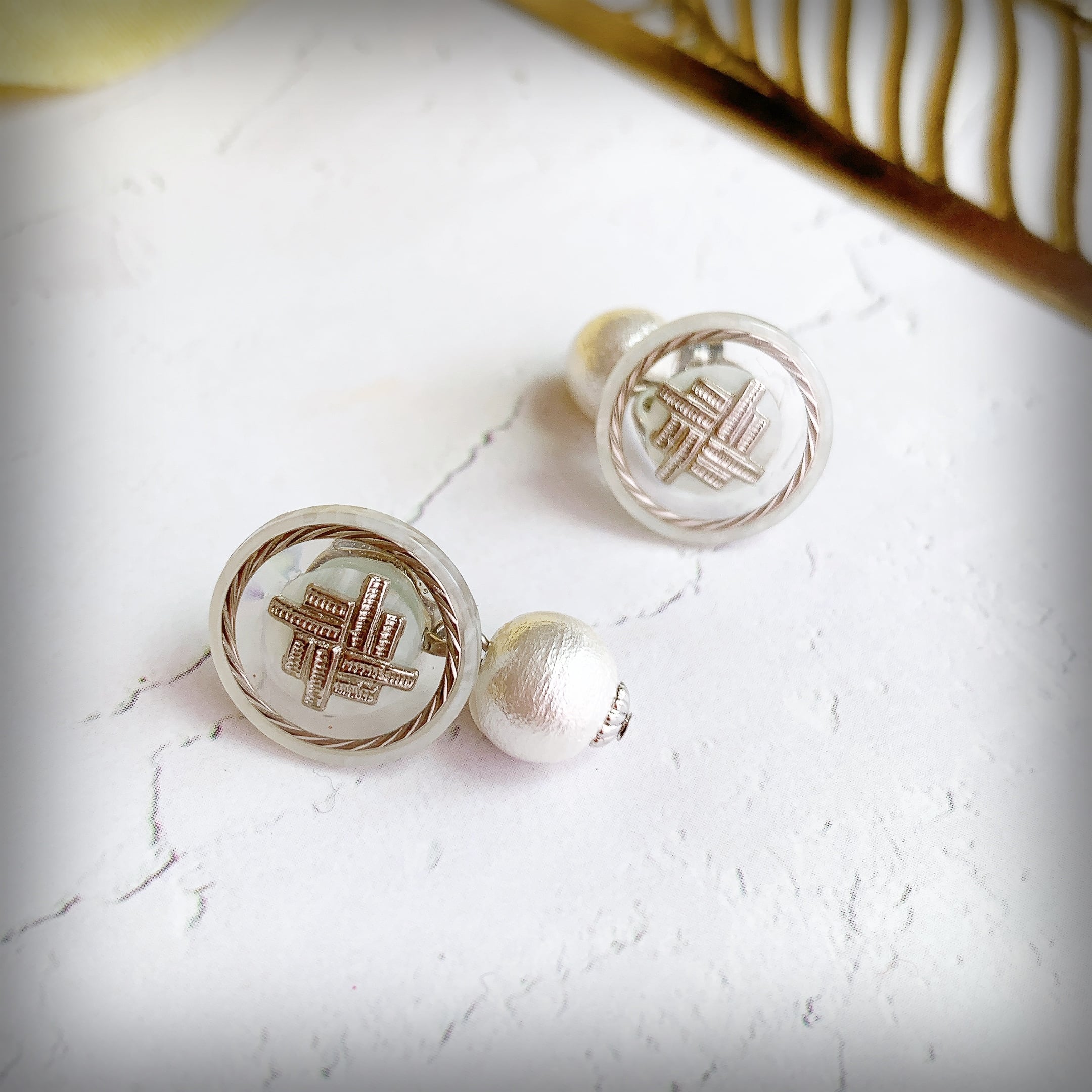 ボタンピアス 013 クリア×グレーシルバー【アンティーク シリーズ