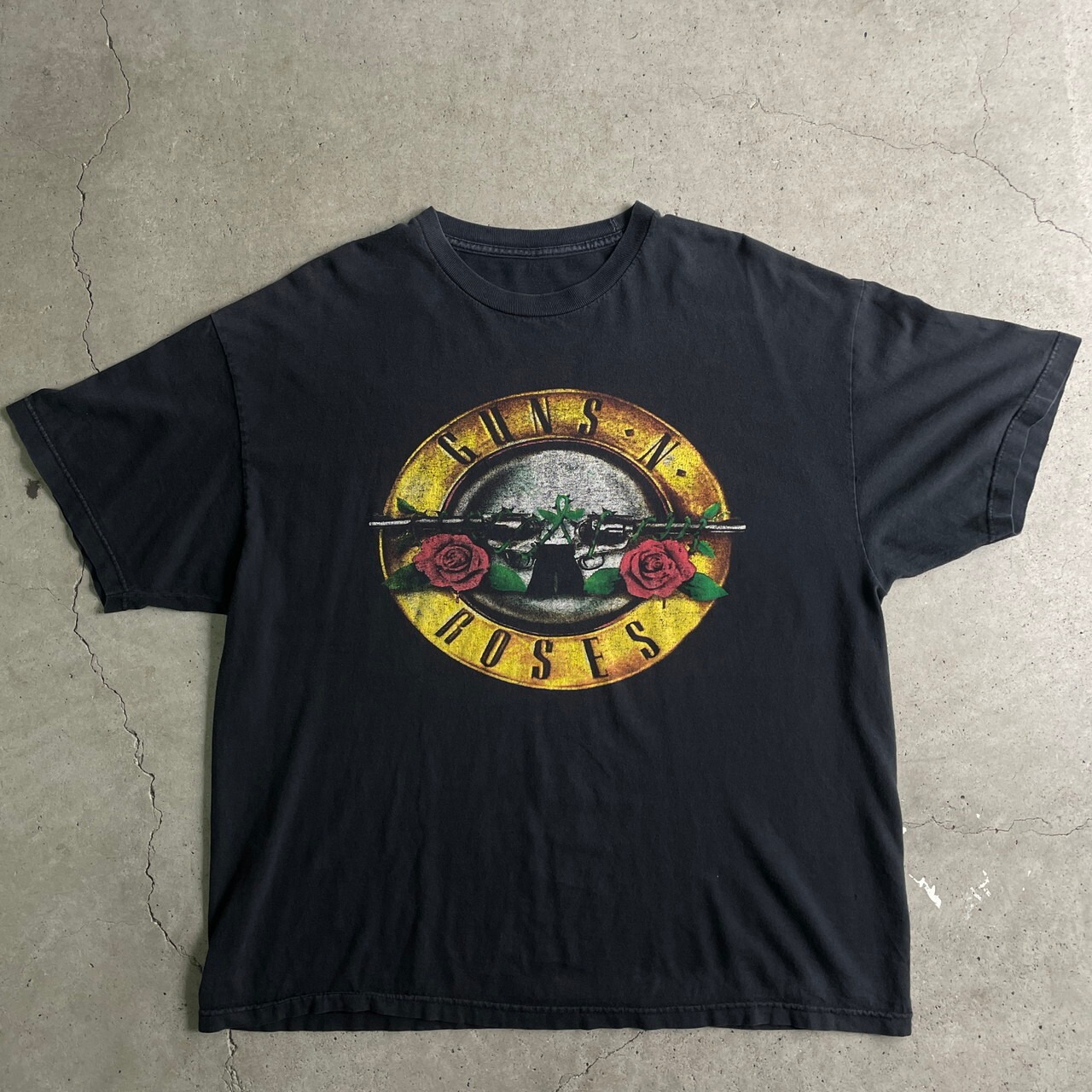 GUNS N