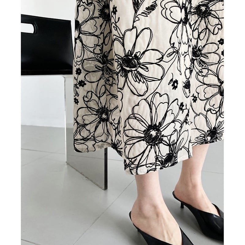 Flower embroidered flared skirt A1072 | Lucy's Select
