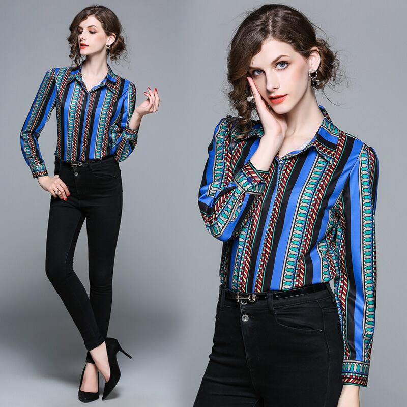 プリントブラウス