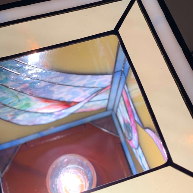 ランプ「緋縮緬」（行灯型ランプ） | 川島政則ステンドグラス工房