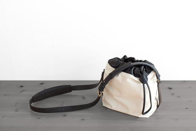 Overseas Sales_Photographer's Bag「Dancing flag London 1981」Cotton & HorseLeather 【White】