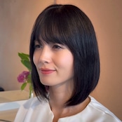 4プレミアム・モモ(ブラック)人毛フルウィッグ