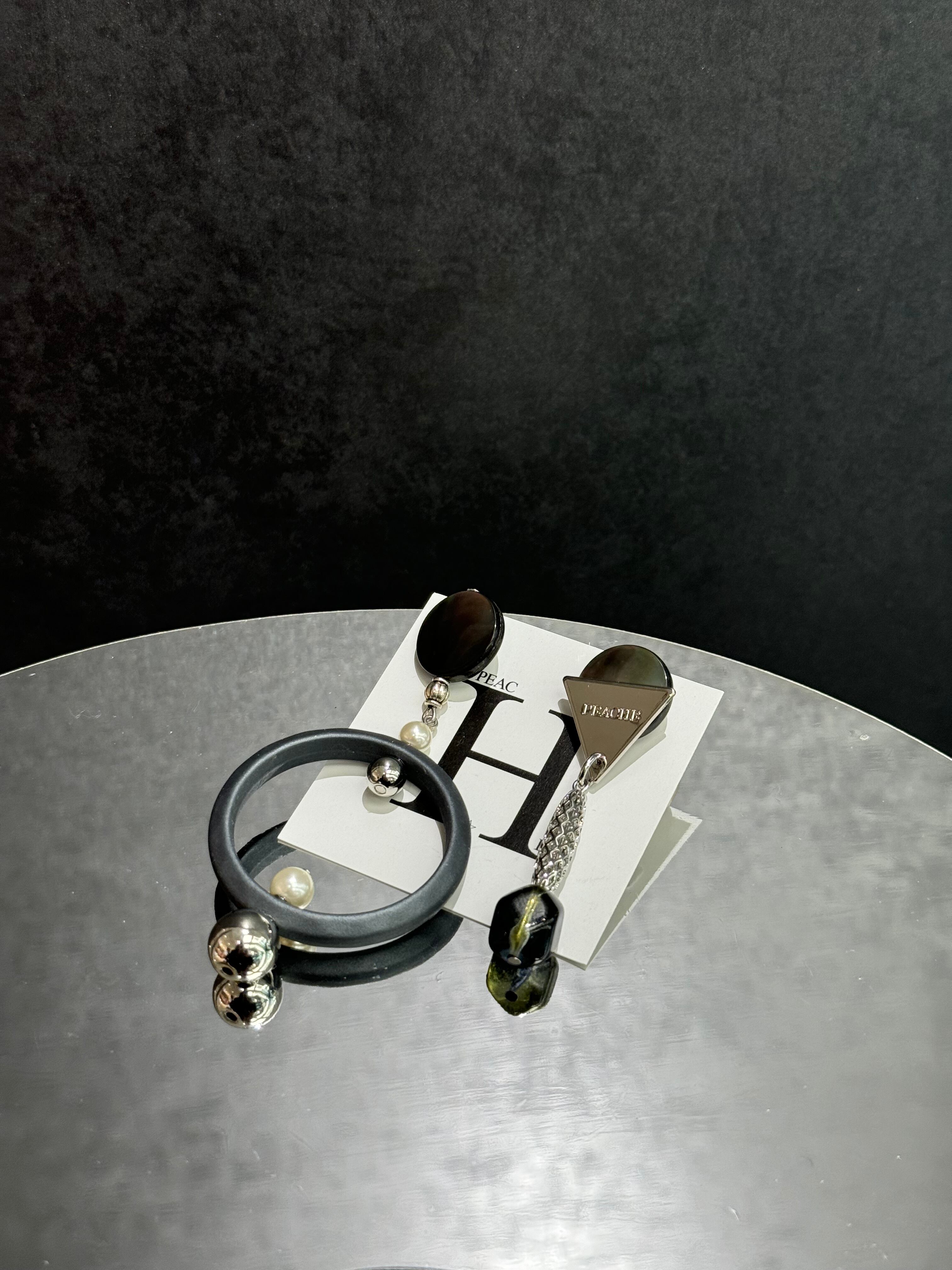 circle design shell gray silver