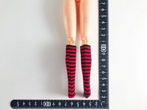 ドールアクセサリ 1/6 女性用 靴下 ストッキング 赤黒縞 TKDG23G85-11 - 画像2